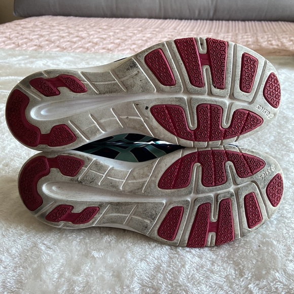 ASICS Cross Trainer - Picture 4 of 4